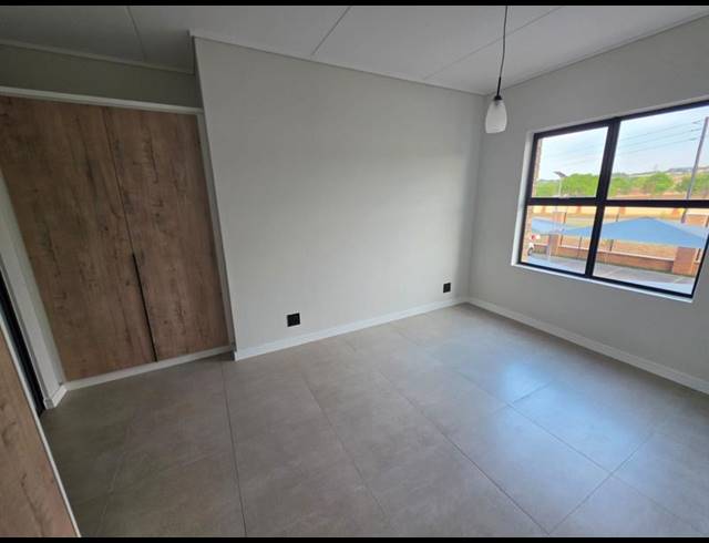 1 BEDROOM PROPERTY TO RENT IN MOOIKLOOF